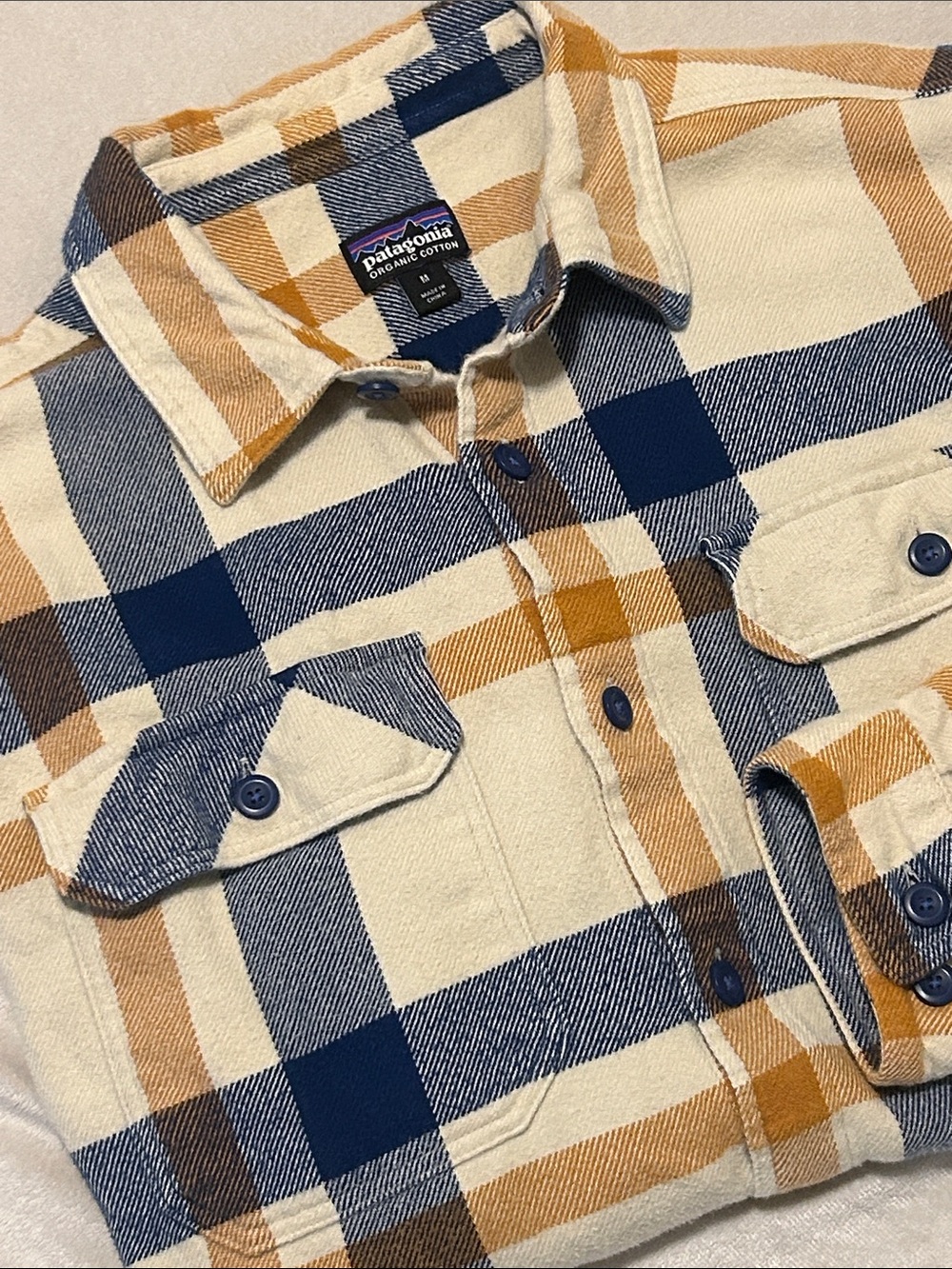 Patagonia Fjord Flannel Shirt Mens M Cream Blue Plaid Organic Cotton